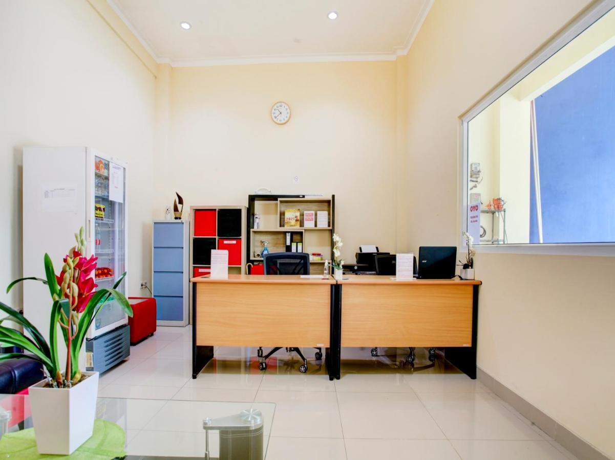 Hotel Oyo 90141 3A Syariah Giacarta Esterno foto