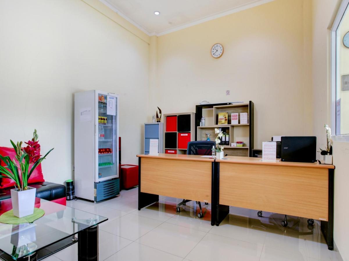 Hotel Oyo 90141 3A Syariah Giacarta Esterno foto
