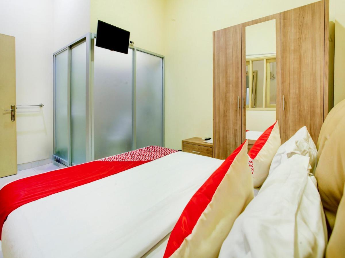 Hotel Oyo 90141 3A Syariah Giacarta Esterno foto
