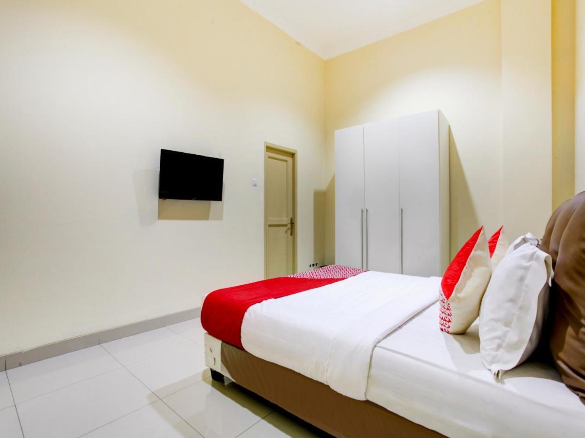 Hotel Oyo 90141 3A Syariah Giacarta Esterno foto